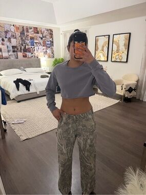 Meshki Cropped Crew Sweatshirt in Slate Blue